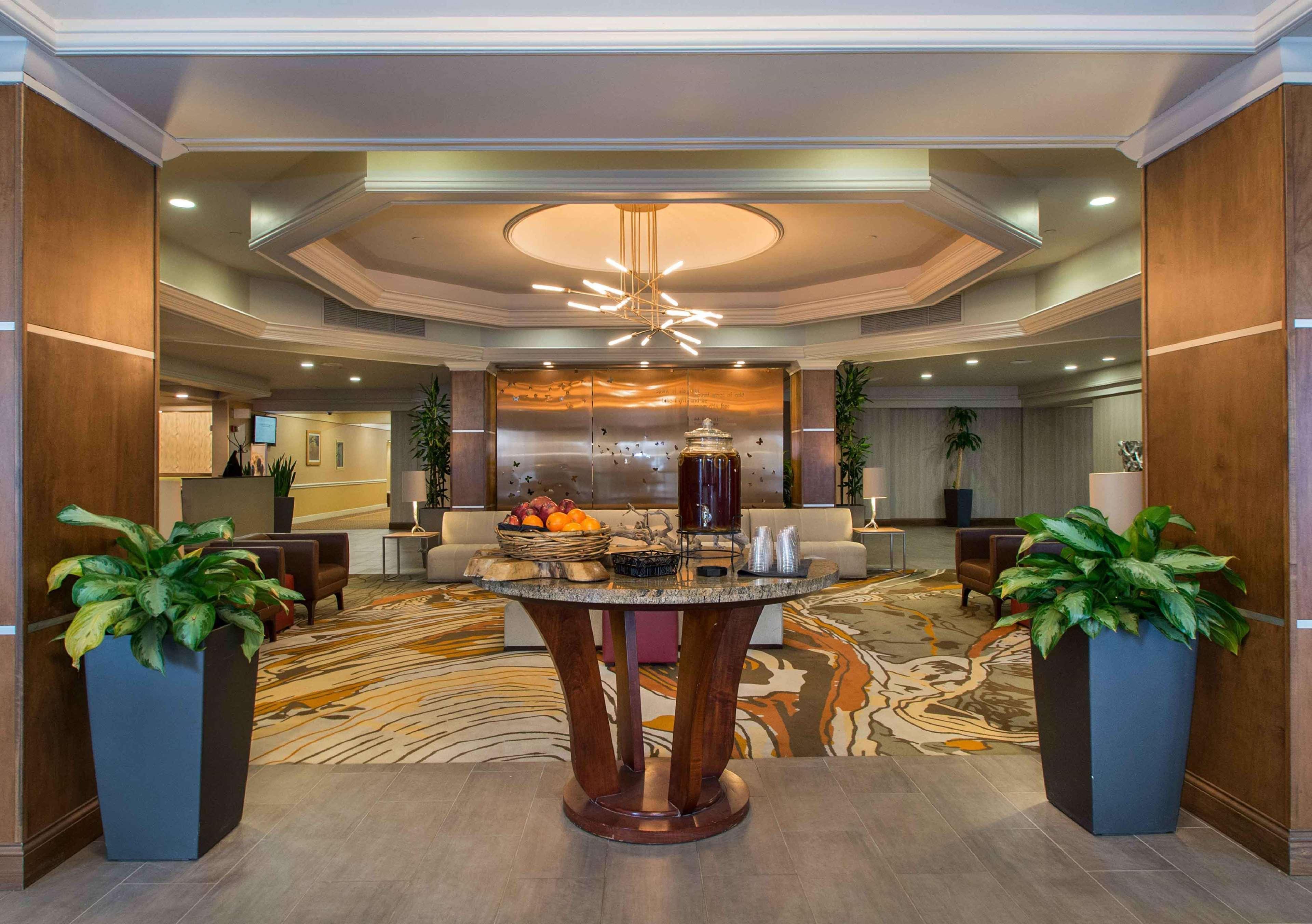 Doubletree By Hilton Cleveland East Beachwood Exterior foto