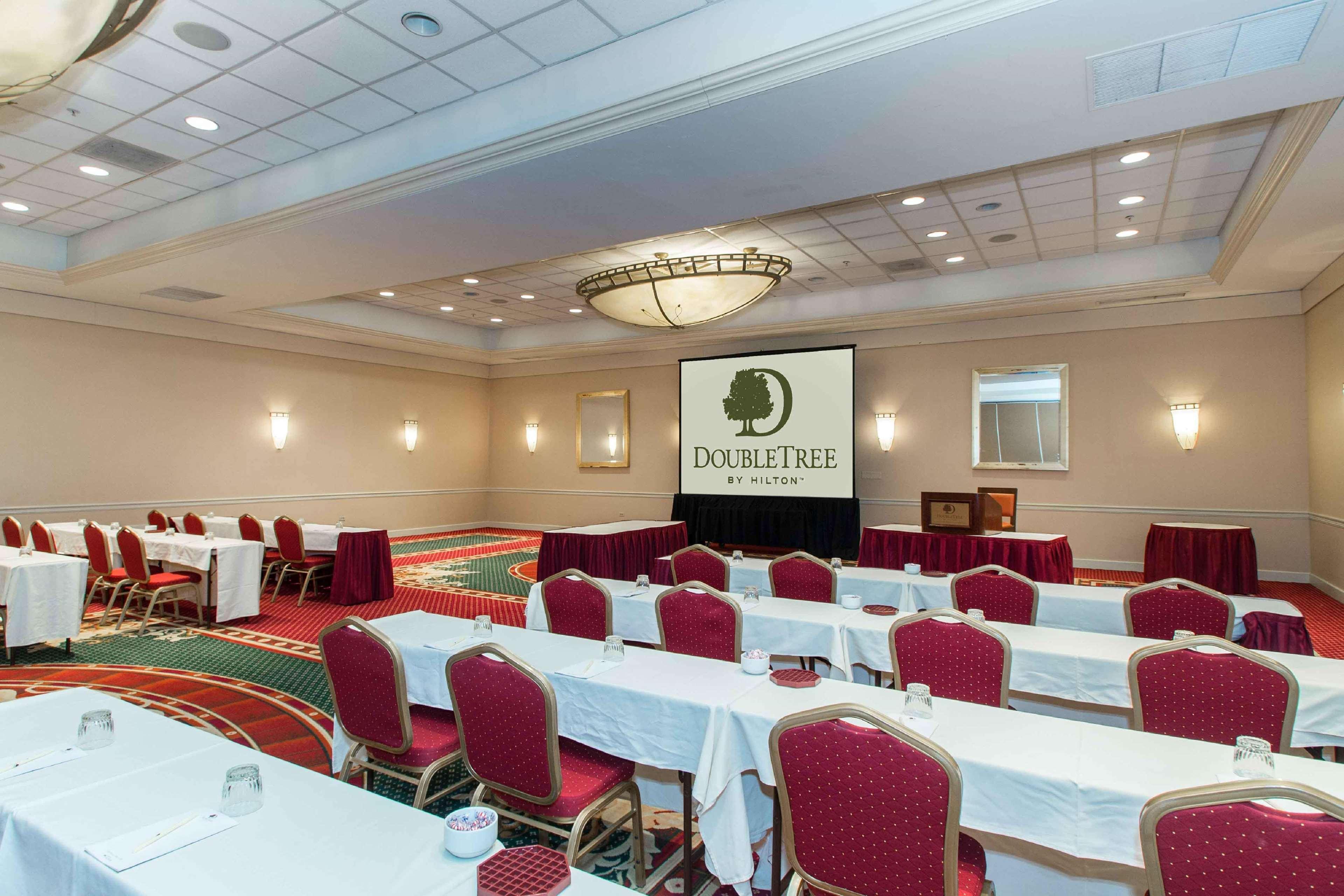 Doubletree By Hilton Cleveland East Beachwood Exterior foto