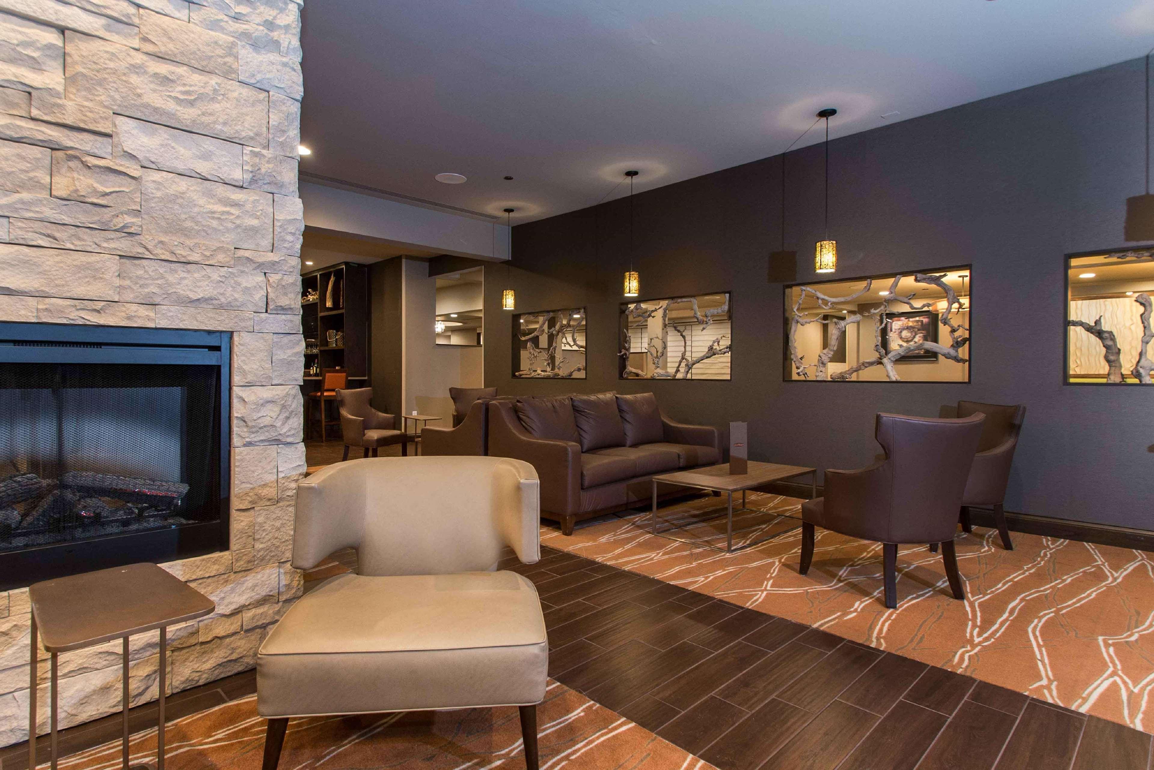 Doubletree By Hilton Cleveland East Beachwood Exterior foto